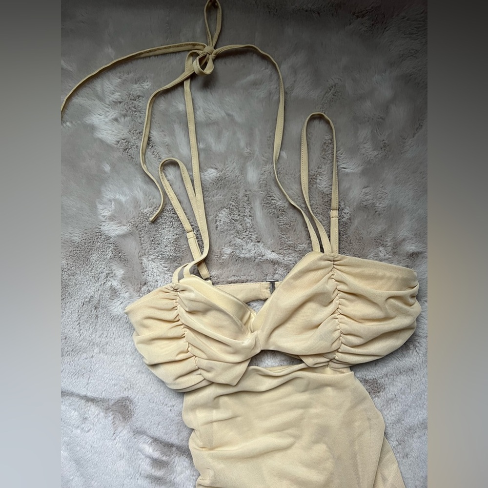 Beige scrunched dress from Forever 21 - Picture 3 of 4